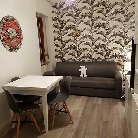 Capricorn Nuvoloni Apartment Sanremo