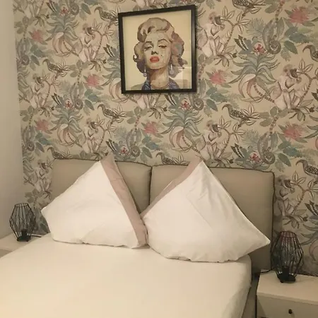 Capricorn Nuvoloni Apartment Sanremo